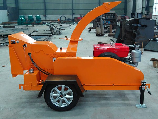 移動(dòng)式樹(shù)枝粉碎機(jī)